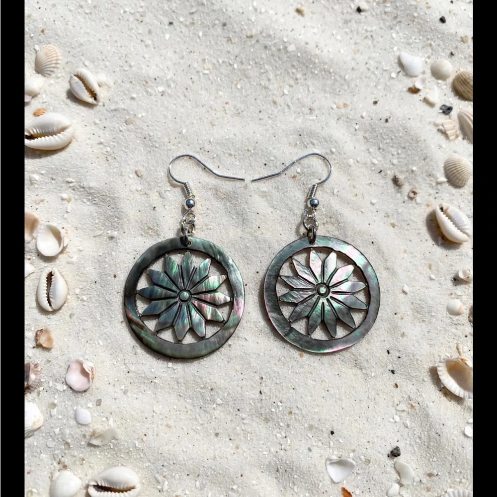 Iridescent Black Lip Mother-of-Pearl Sunburst Earrings